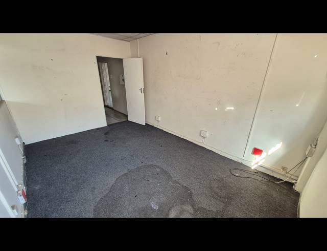 921M² FACTORY TO LET IN ANDERBOLT